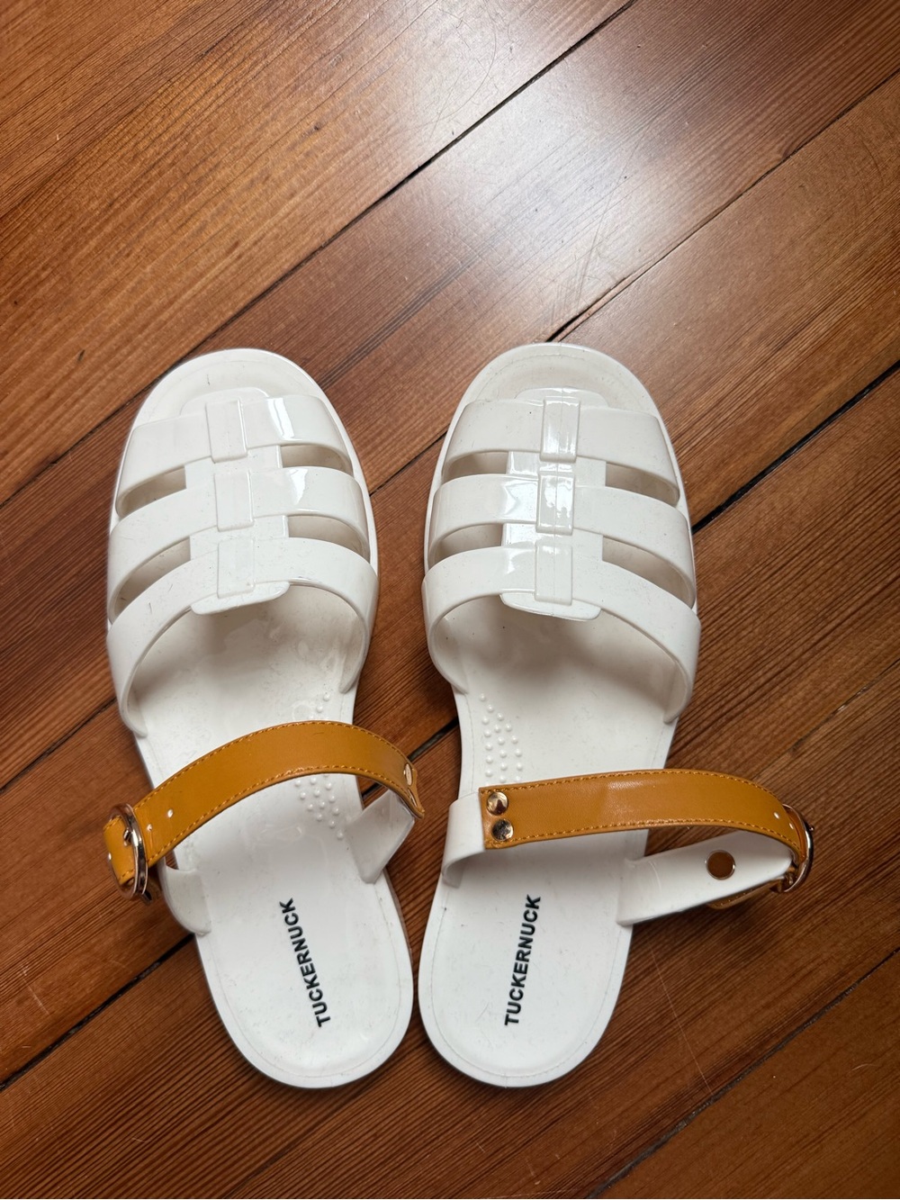 Tuckernuck Riley Jelly Sandals Ivory/Tan NWOT size 6/7 - Picture 5 of 6